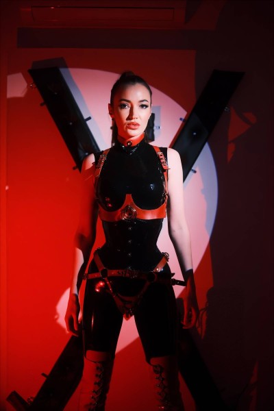 Mistress Olivia 22 
