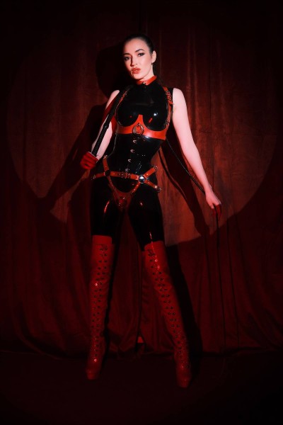 Mistress Olivia 23 