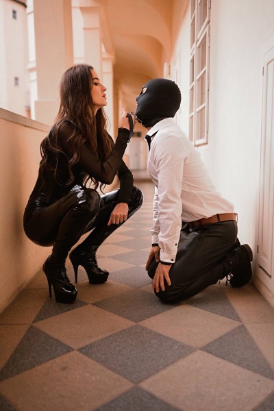 Mistress Olivia 24 