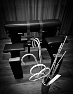 BDSM inzerát