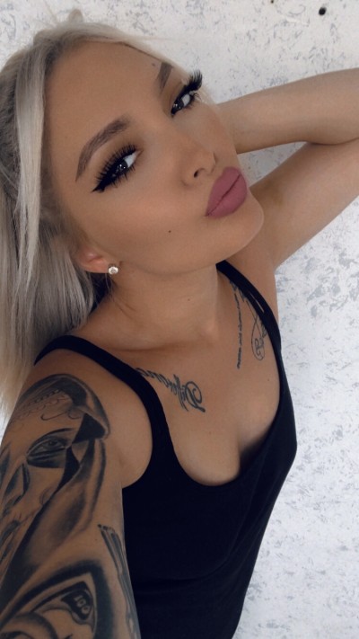 Madam Evelin 44 